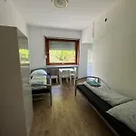 7 Monteurwohnung Messewohnung Bis Zu 6 Personen Daimlerstrasse 4 Eg Links